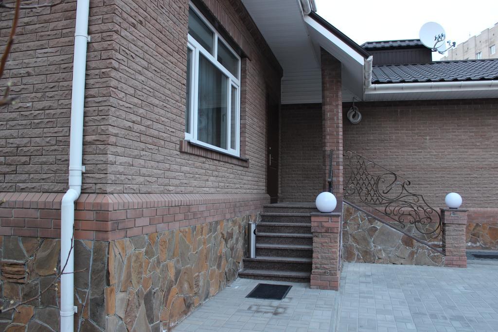 Barin House Hotel Sumy Exterior photo